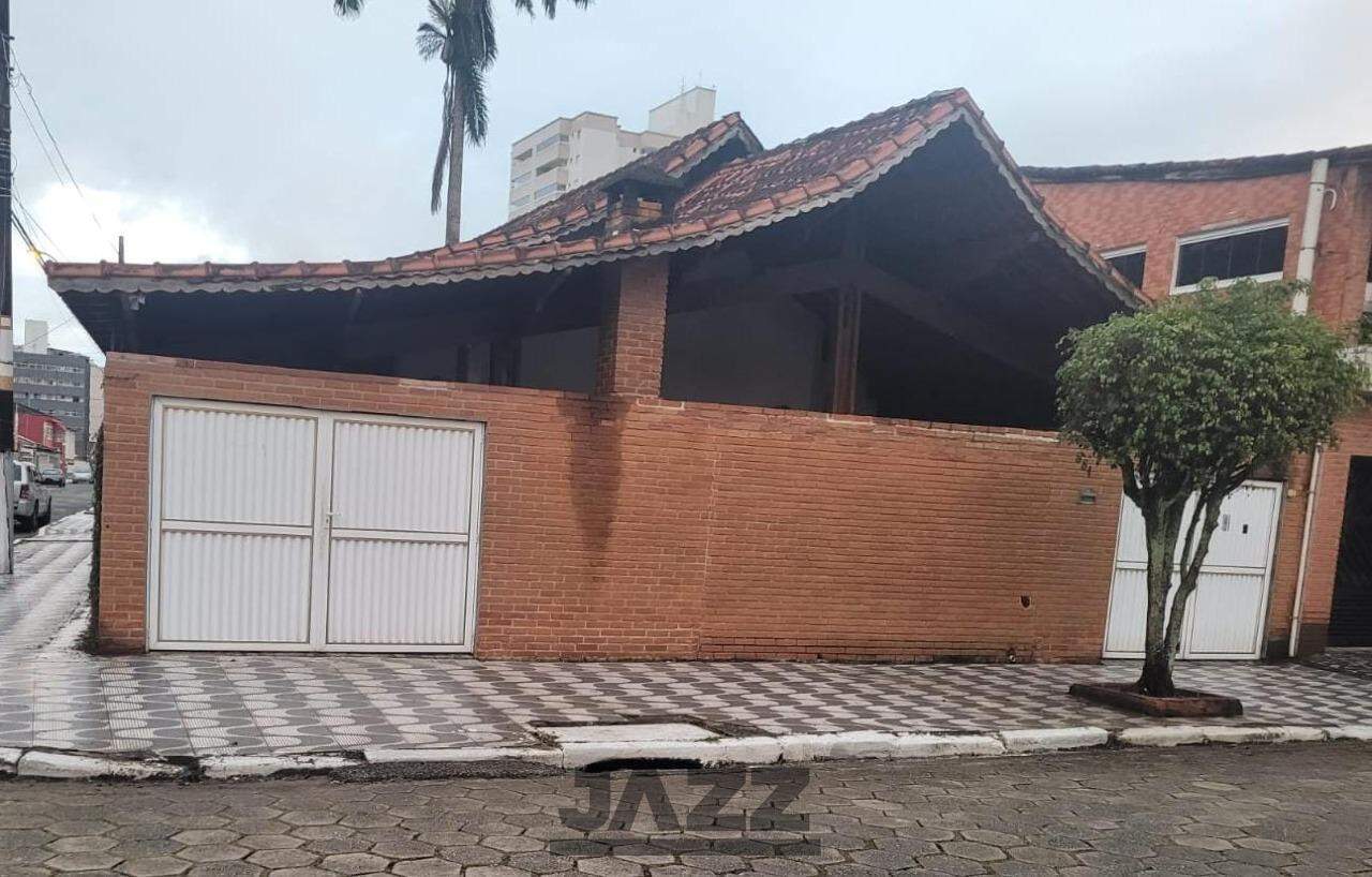 Casa à venda com 3 quartos, 200m² - Foto 2