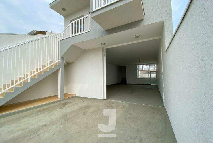 Casa à venda com 3 quartos, 179m² - Foto 1