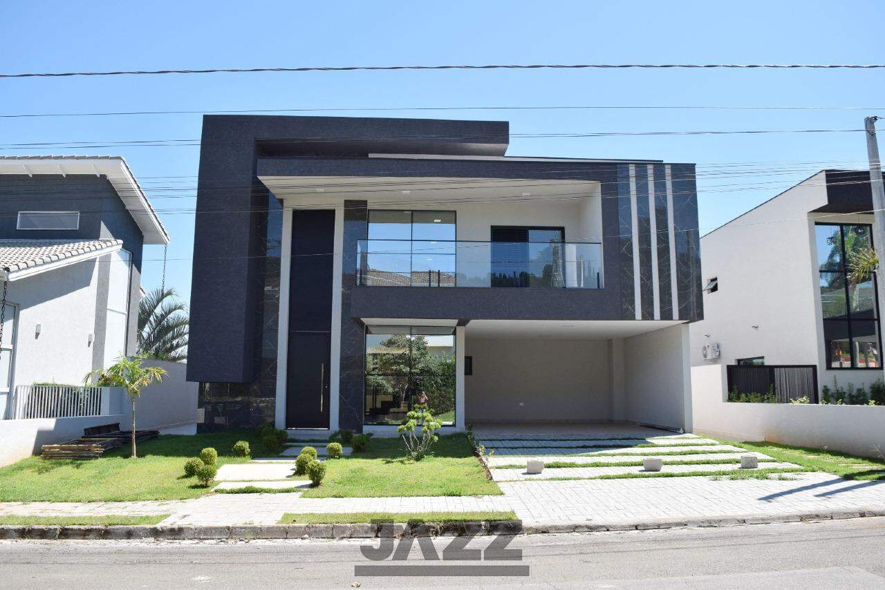 Casa à venda com 4 quartos, 255m² - Foto 1