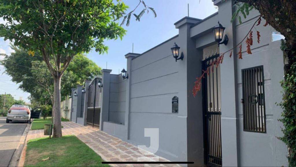 Casa à venda com 4 quartos, 465m² - Foto 1