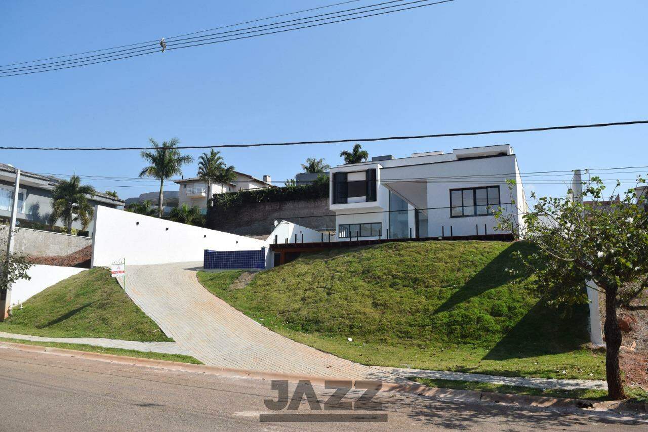 Casa à venda com 3 quartos, 305m² - Foto 4