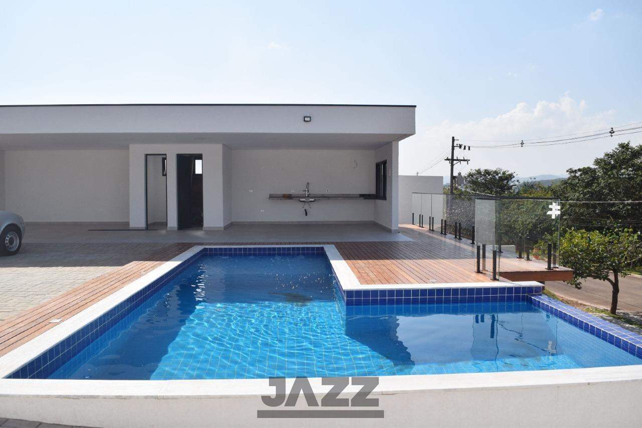 Casa à venda com 3 quartos, 305m² - Foto 1