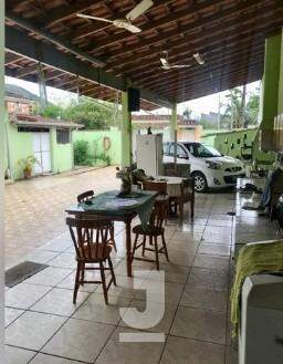 Casa à venda com 2 quartos, 140m² - Foto 3