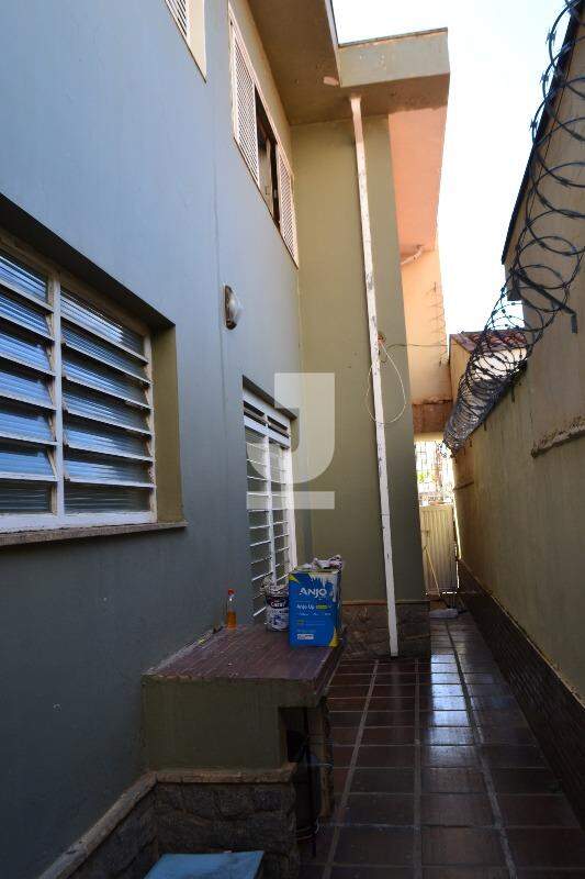 Casa à venda com 4 quartos, 256m² - Foto 42