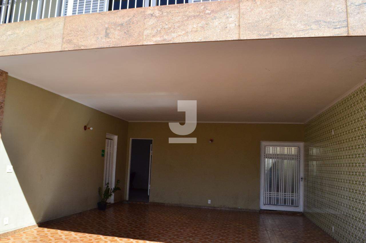 Casa à venda com 4 quartos, 256m² - Foto 2