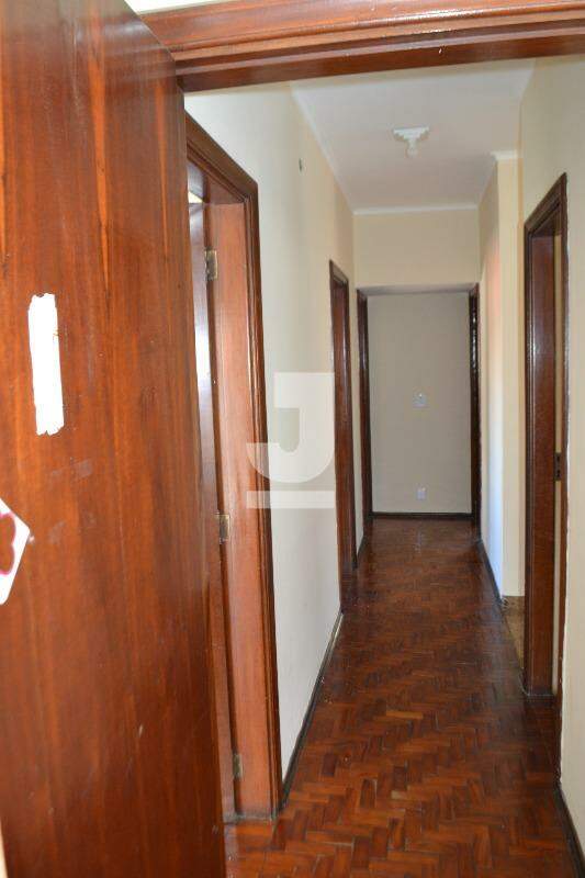 Casa à venda com 4 quartos, 256m² - Foto 4