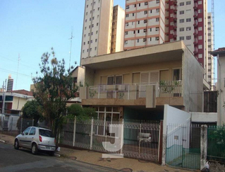 Casa à venda com 4 quartos, 256m² - Foto 1