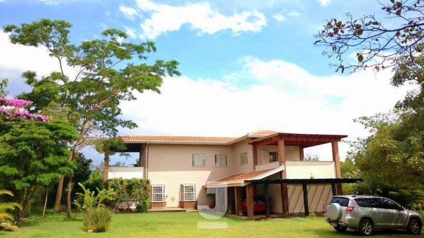 Casa à venda com 4 quartos, 243m² - Foto 1