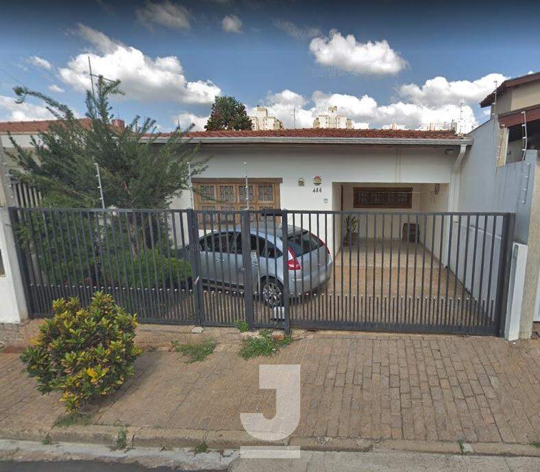 Casa à venda com 4 quartos, 170m² - Foto 1