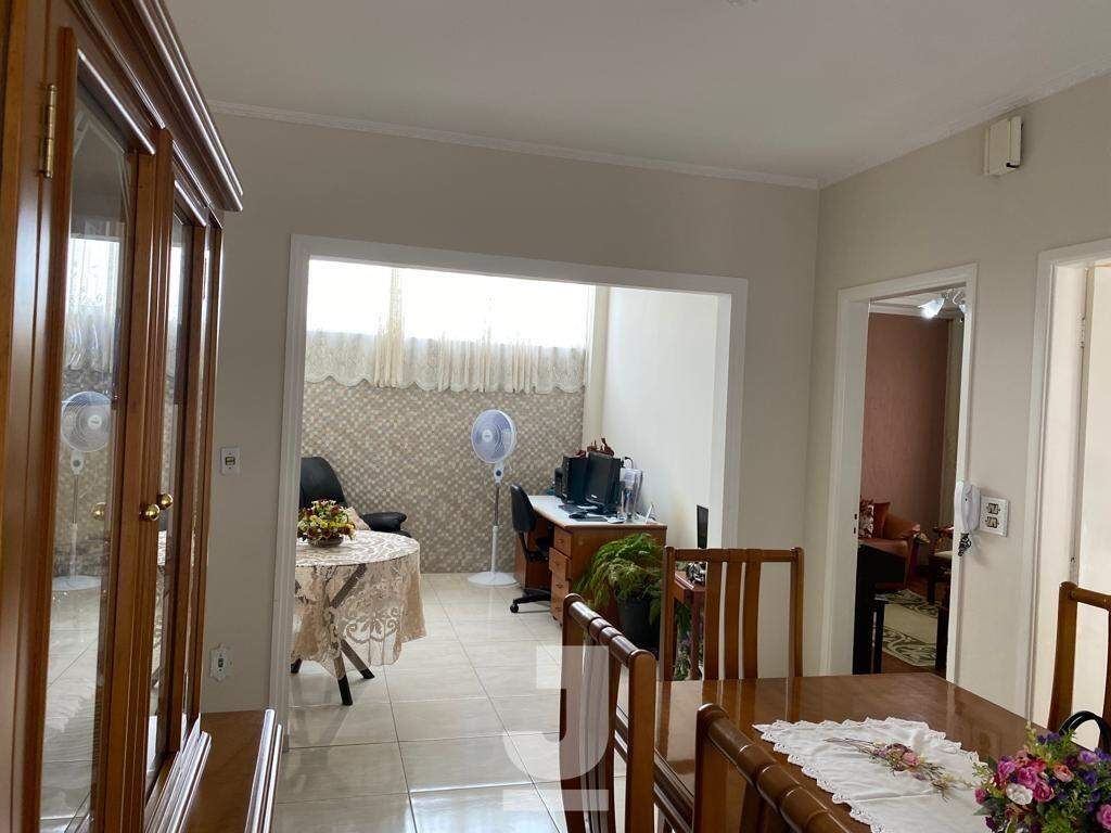 Casa à venda com 3 quartos, 232m² - Foto 9