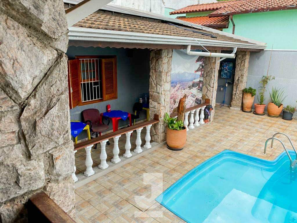 Casa à venda com 2 quartos, 161m² - Foto 4