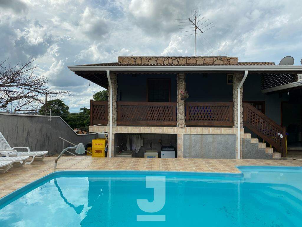 Casa à venda com 2 quartos, 161m² - Foto 1