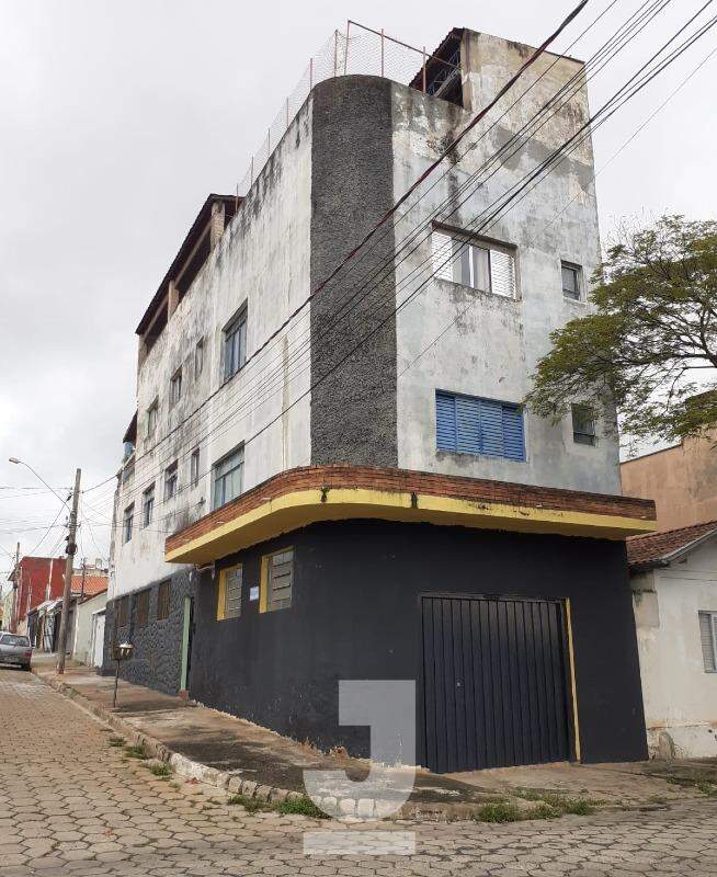 Casa à venda com 2 quartos, 150m² - Foto 1