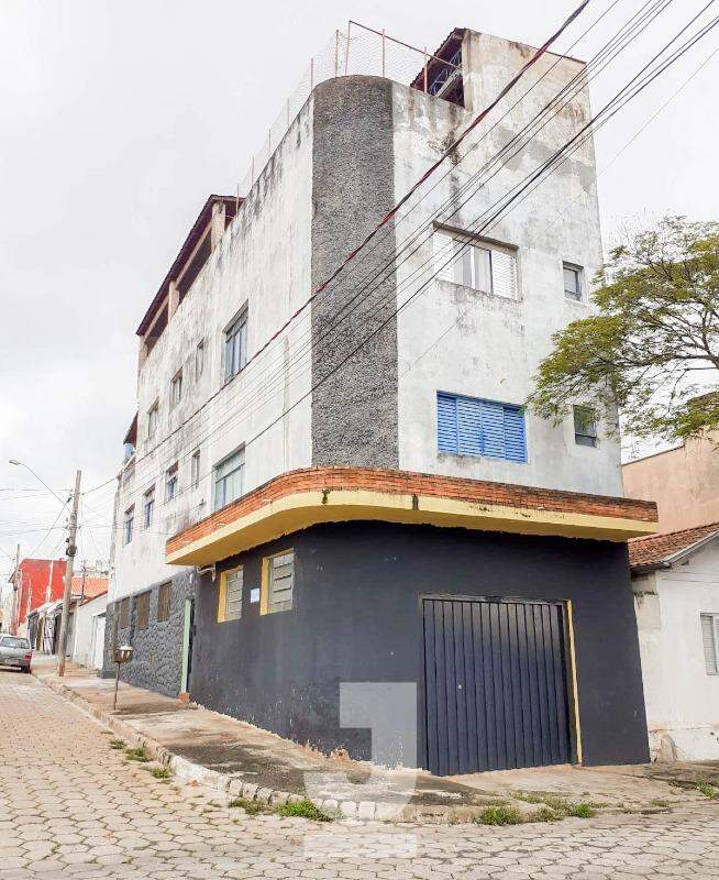 Casa à venda com 2 quartos, 150m² - Foto 4