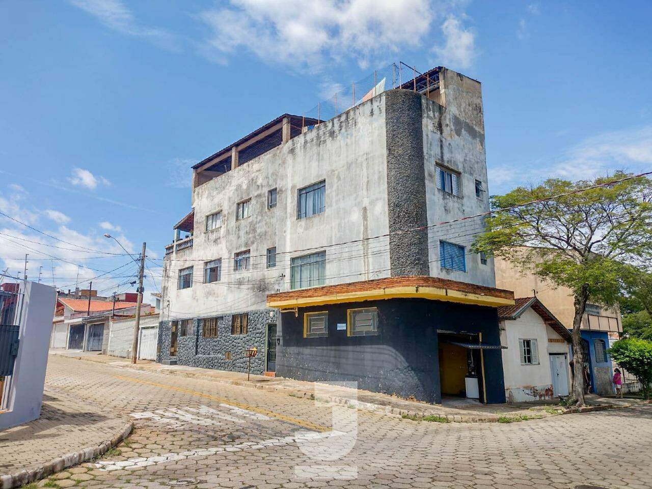 Casa à venda com 2 quartos, 150m² - Foto 3