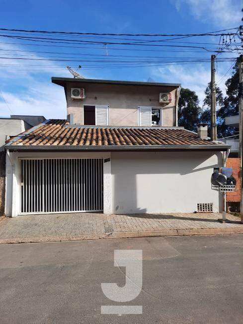 Casa à venda com 3 quartos, 196m² - Foto 1