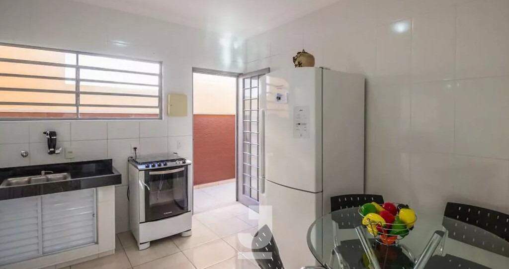 Casa à venda com 3 quartos, 256m² - Foto 23