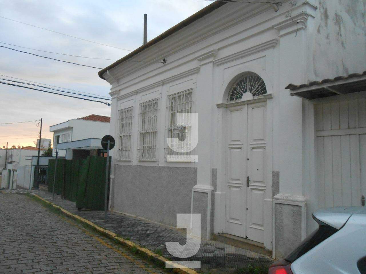 Casa à venda com 3 quartos, 190m² - Foto 2