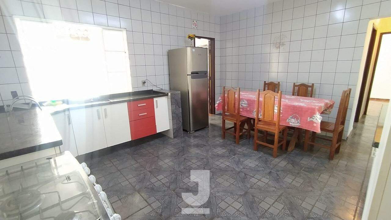 Casa à venda com 3 quartos, 164m² - Foto 4