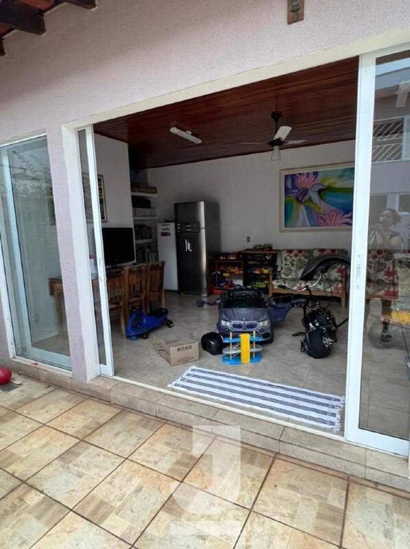 Casa à venda com 3 quartos, 410m² - Foto 27