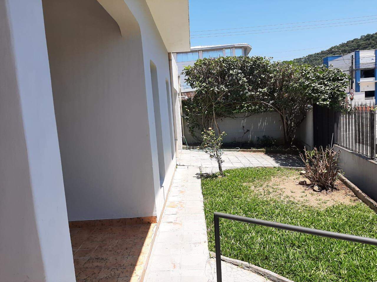 Casa à venda com 3 quartos, 194m² - Foto 7