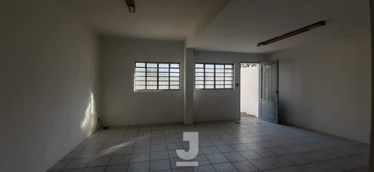 Casa à venda com 3 quartos, 209m² - Foto 4