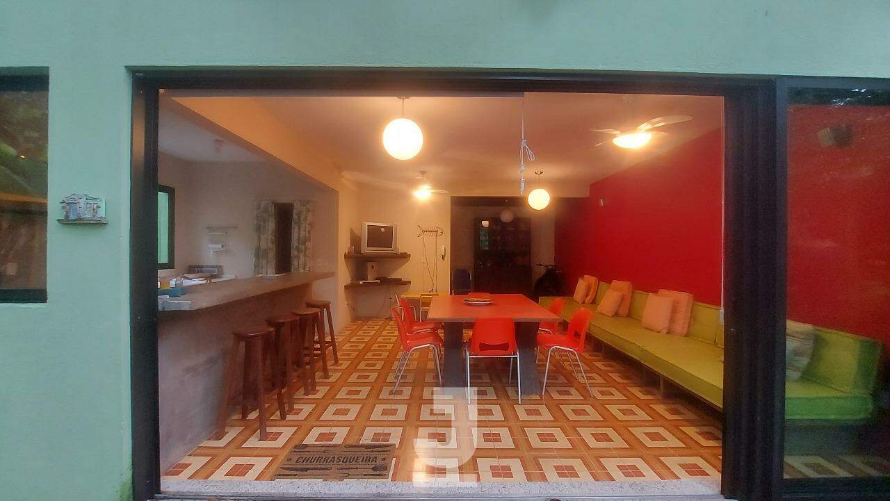 Casa à venda com 3 quartos, 230m² - Foto 29