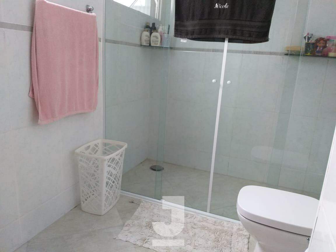 Casa à venda com 3 quartos, 222m² - Foto 13