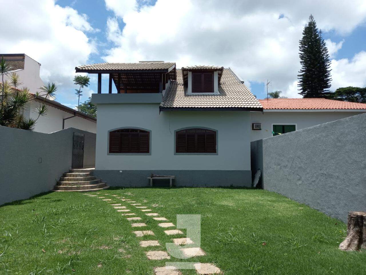 Casa à venda com 5 quartos, 350m² - Foto 1