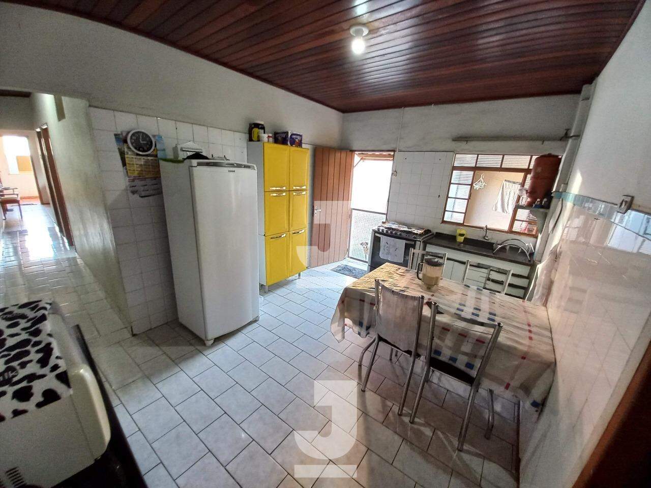 Casa à venda com 2 quartos, 95m² - Foto 4