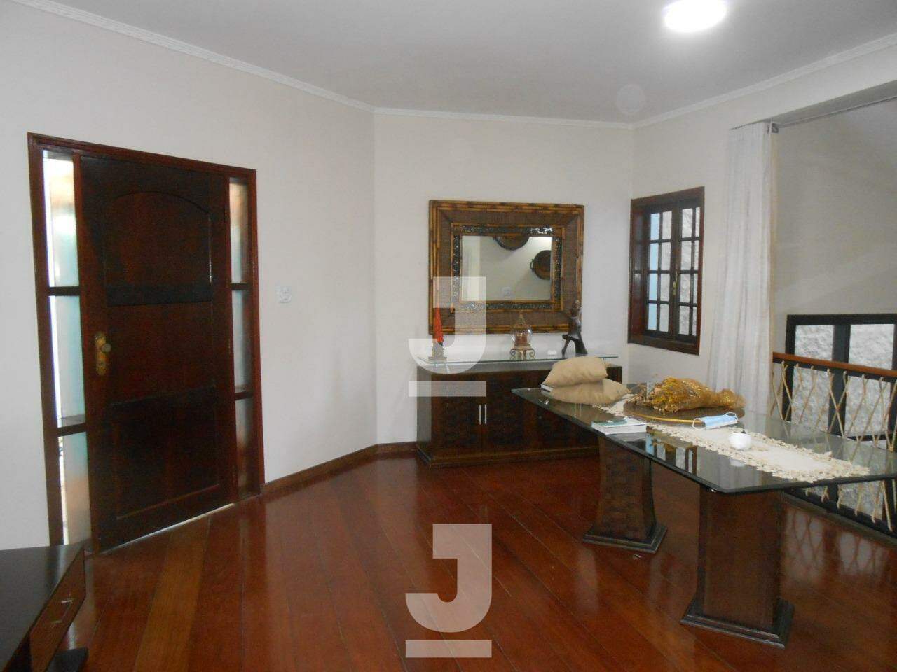 Casa à venda com 4 quartos, 255m² - Foto 2