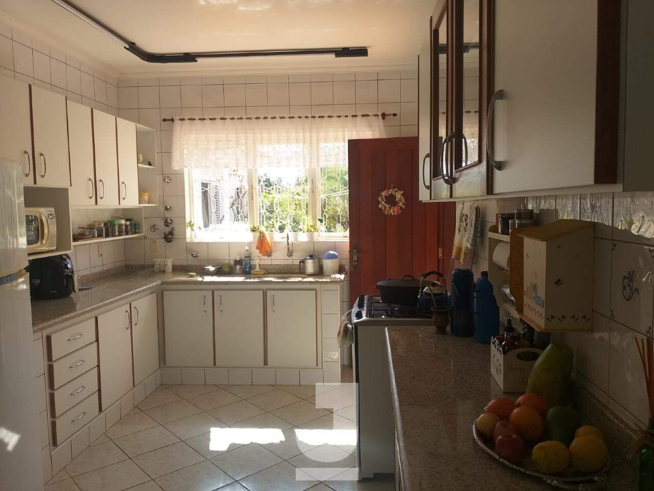 Casa de Condomínio à venda com 4 quartos, 340m² - Foto 10