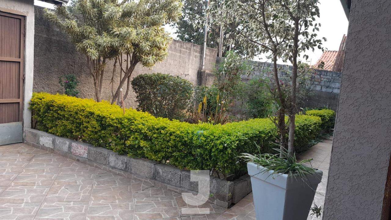 Casa à venda com 2 quartos, 250m² - Foto 1