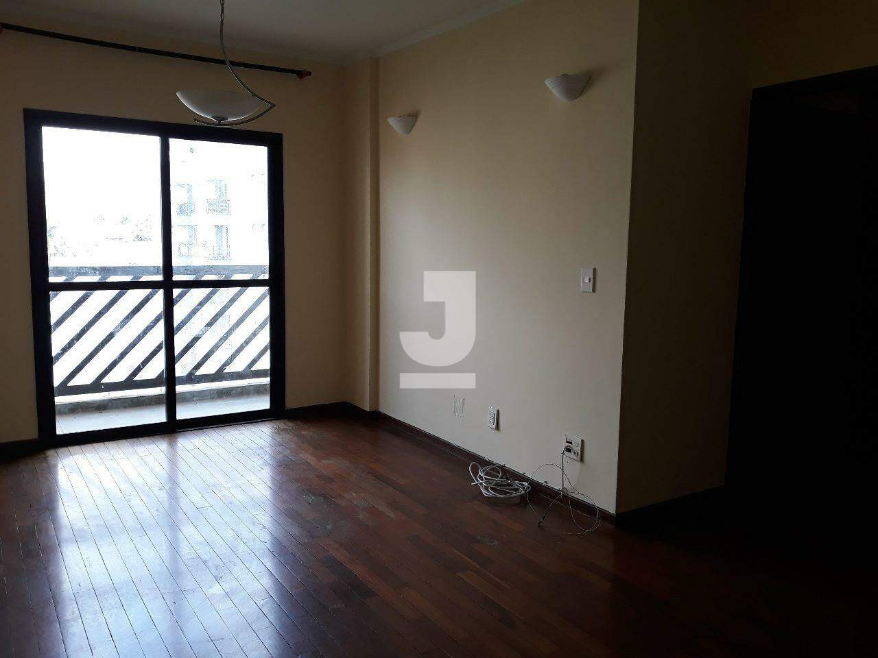 Apartamento à venda com 3 quartos, 94m² - Foto 1