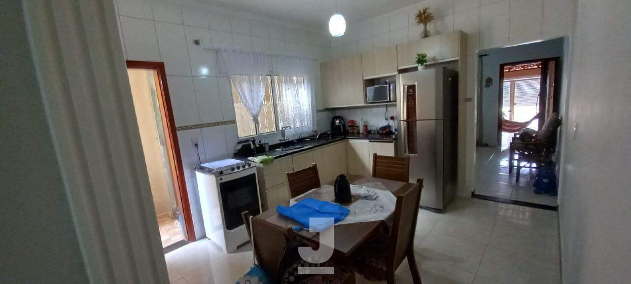 Casa à venda com 2 quartos, 140m² - Foto 3