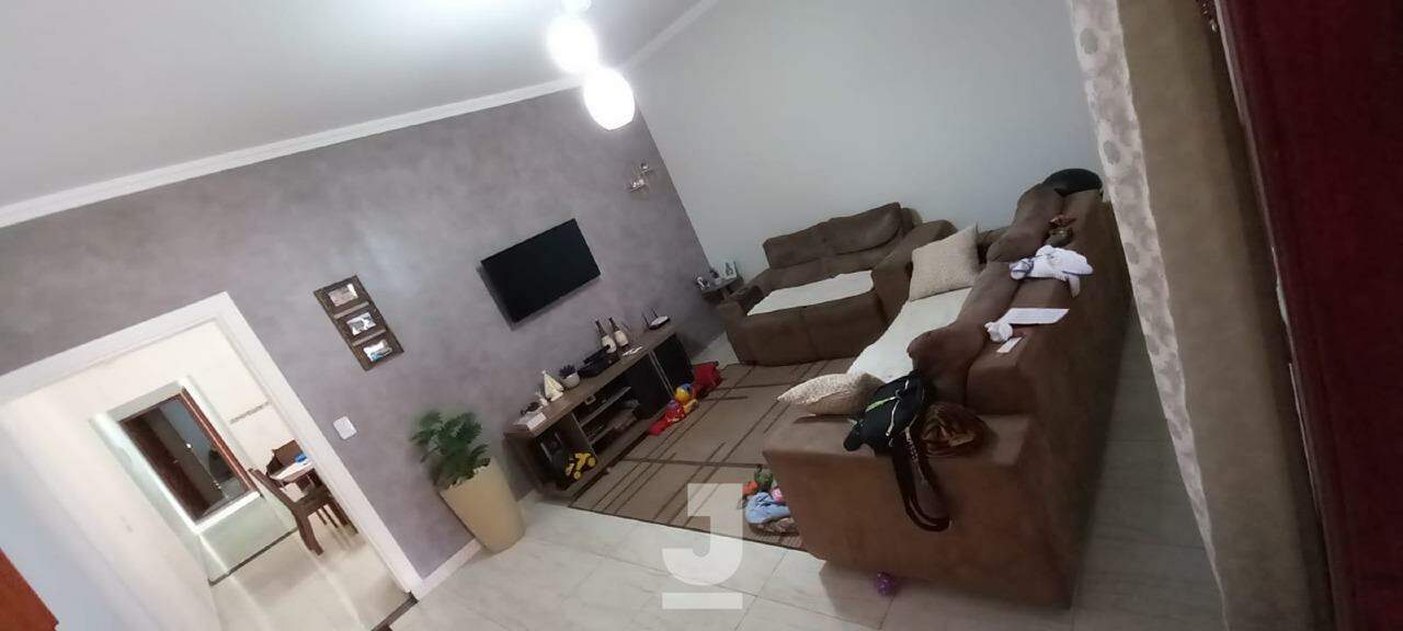 Casa à venda com 2 quartos, 140m² - Foto 2