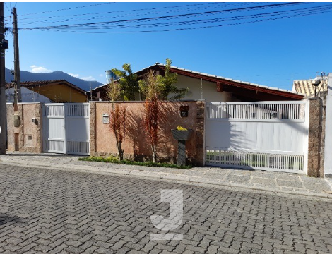 Casa à venda com 4 quartos, 200m² - Foto 9