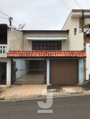 Casa à venda com 3 quartos, 192m² - Foto 1