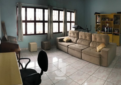 Casa à venda com 3 quartos, 192m² - Foto 2