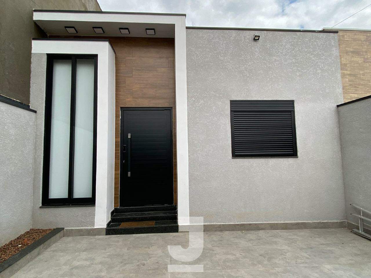 Casa à venda com 3 quartos, 87m² - Foto 1