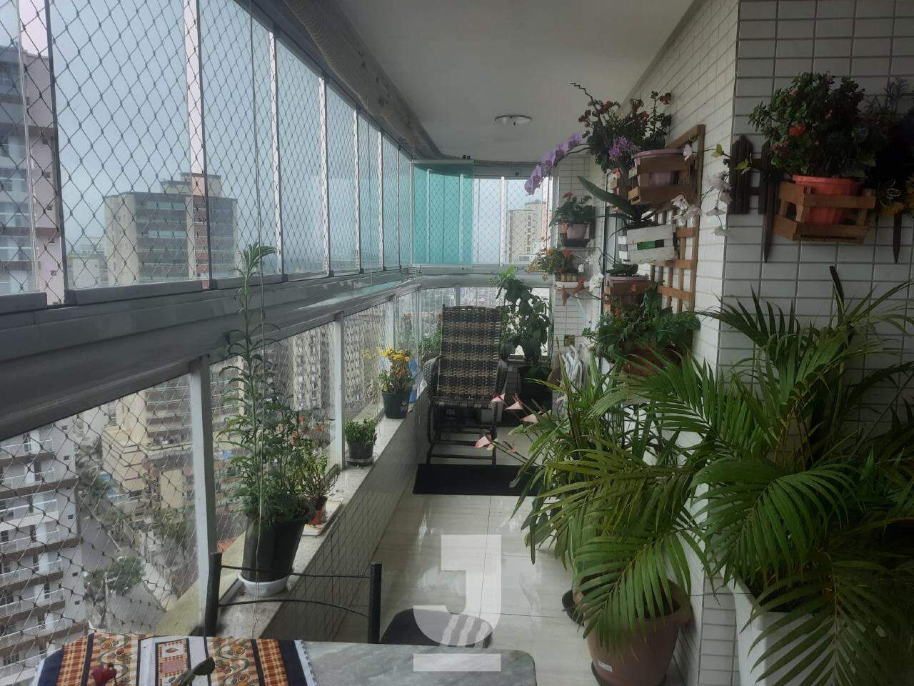 Apartamento à venda com 3 quartos, 81m² - Foto 1