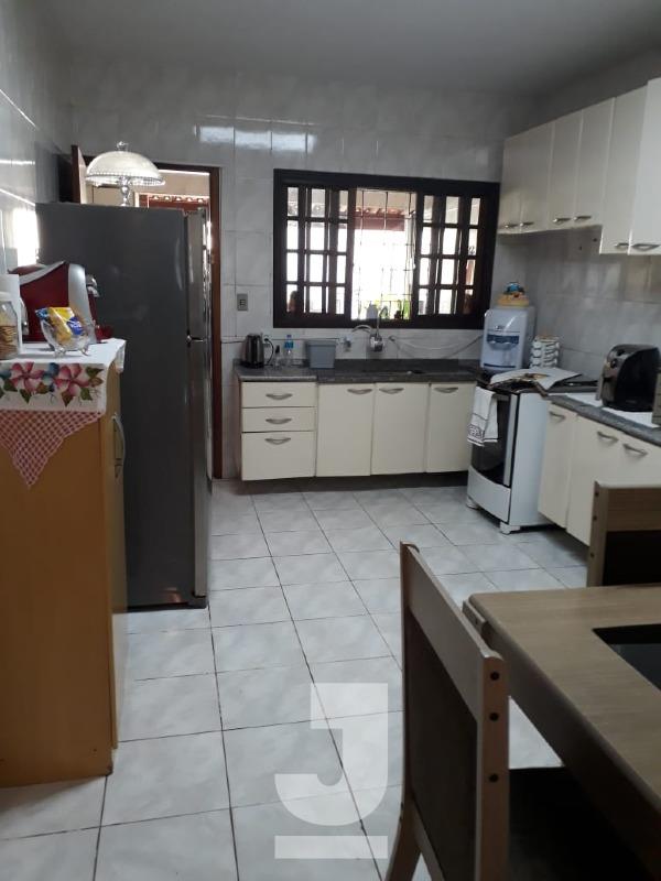 Casa à venda com 3 quartos, 130m² - Foto 1