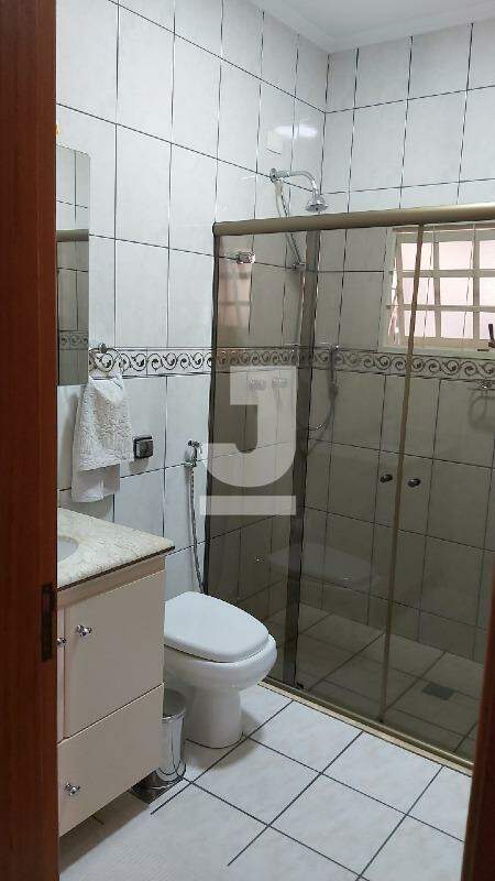 Casa de Condomínio à venda com 4 quartos, 225m² - Foto 24