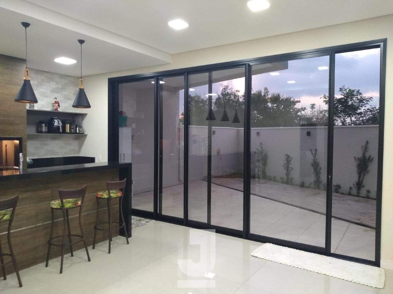 Casa de Condomínio à venda com 3 quartos, 205m² - Foto 2