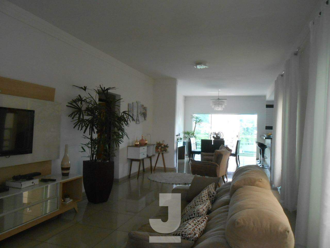 Casa à venda com 5 quartos, 310m² - Foto 11