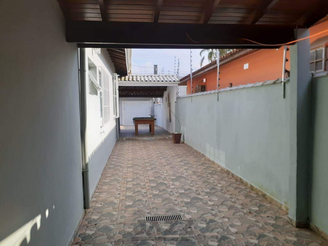 Casa à venda com 4 quartos, 200m² - Foto 35