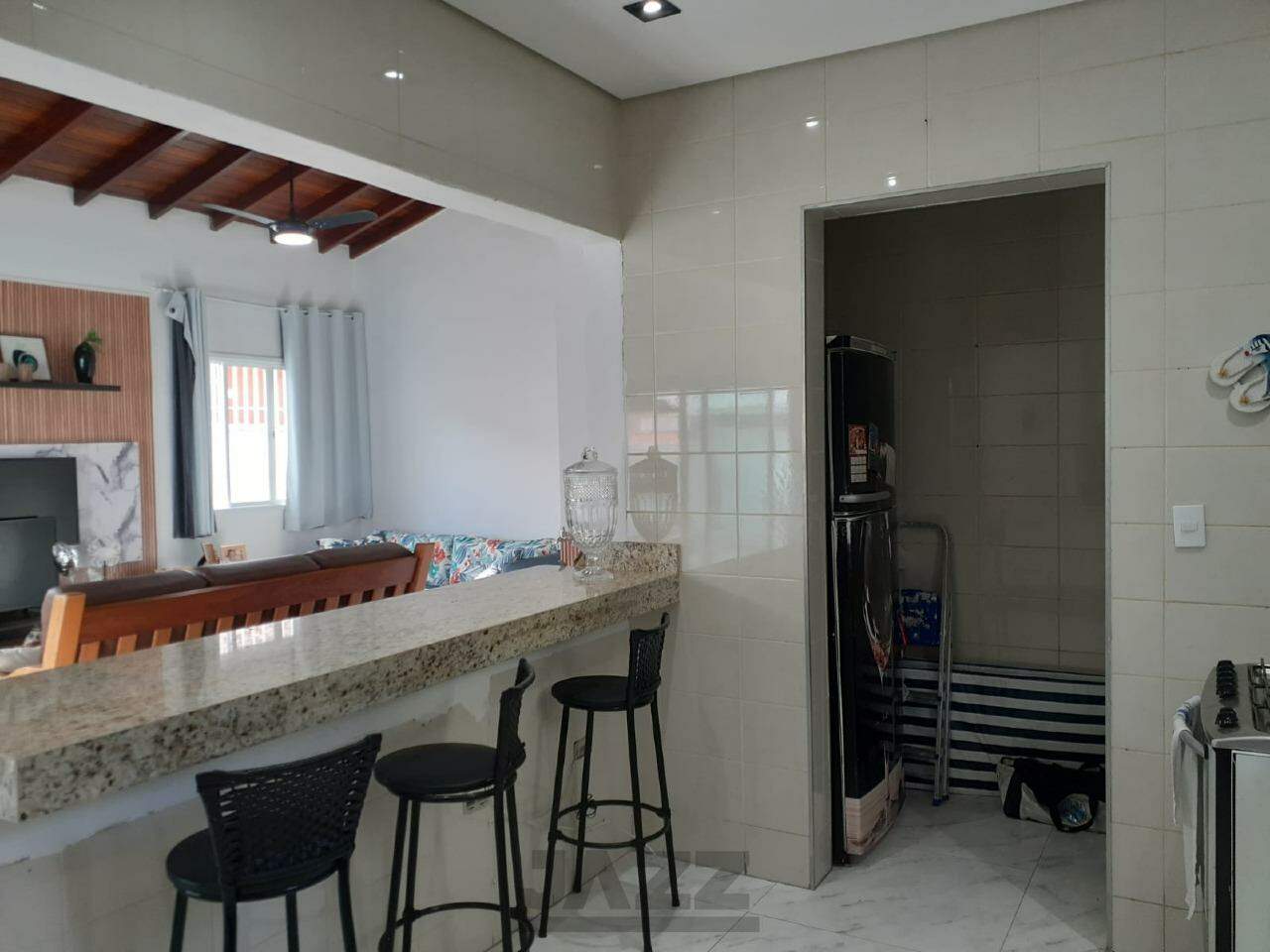 Casa à venda com 4 quartos, 200m² - Foto 12