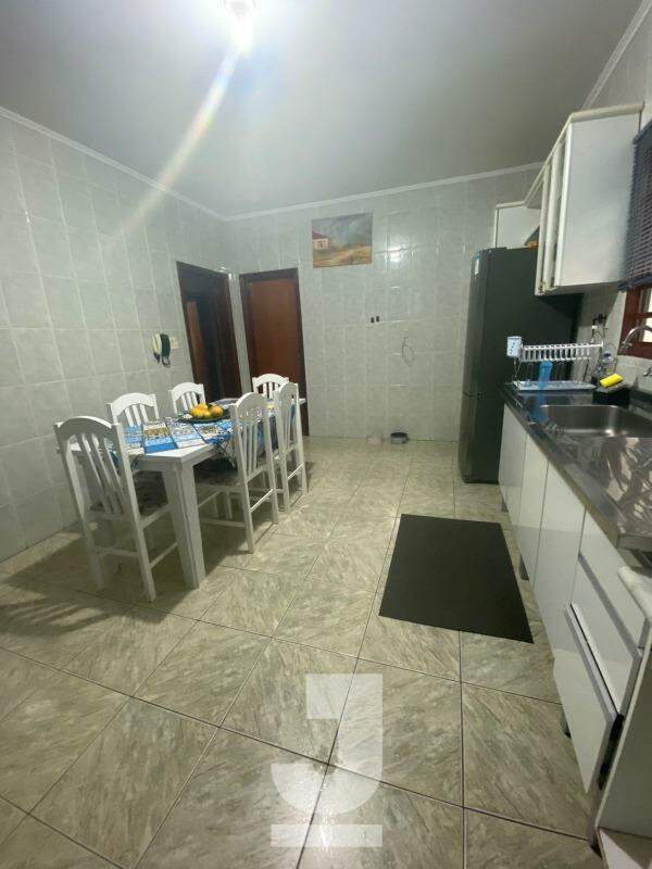 Casa à venda com 2 quartos, 167m² - Foto 8