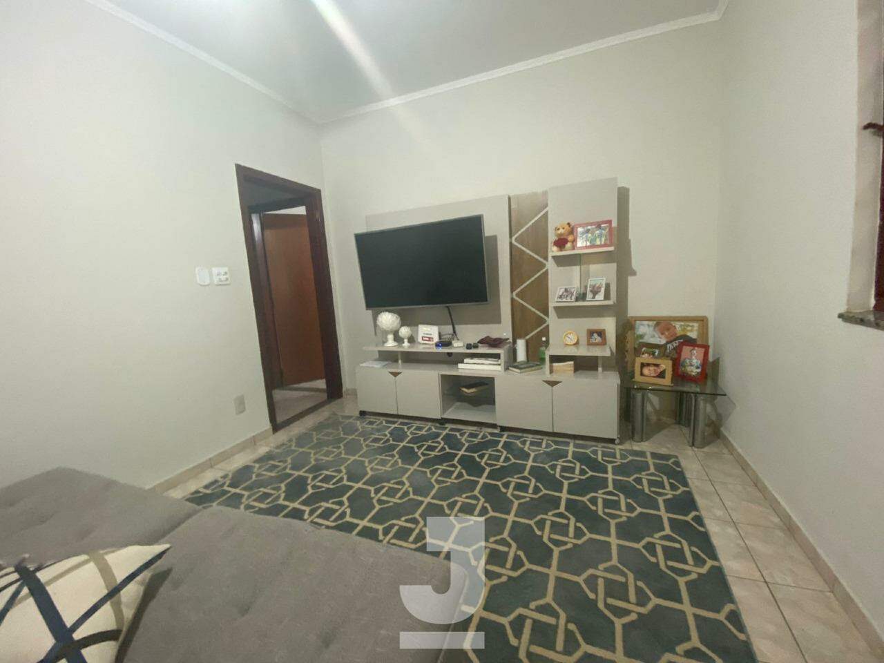 Casa à venda com 2 quartos, 167m² - Foto 2