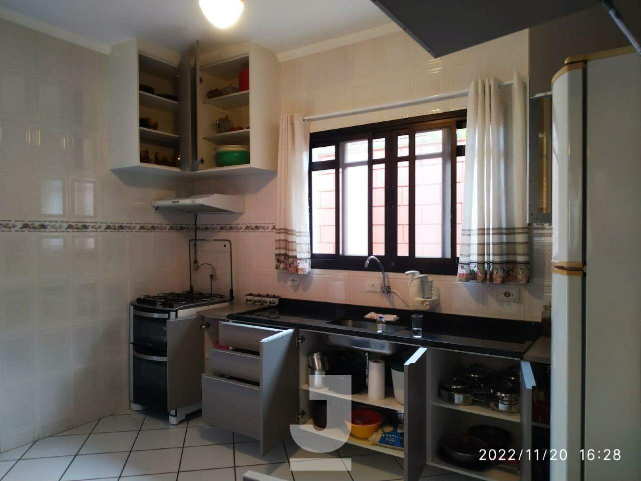 Casa à venda com 3 quartos, 178m² - Foto 18